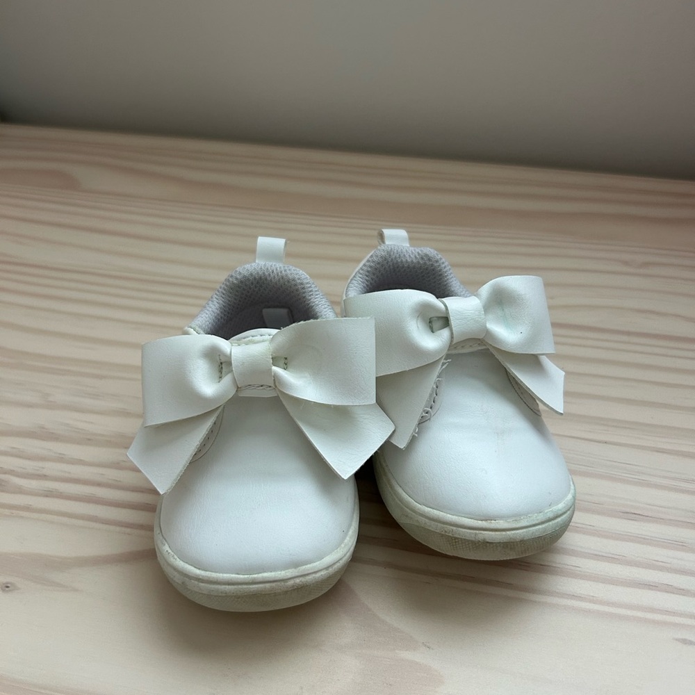Stride Rite White Baby Shoes with Bow